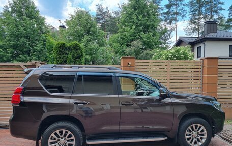 Toyota Land Cruiser Prado 150 рестайлинг 2, 2017 год, 4 600 000 рублей, 12 фотография