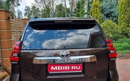 Toyota Land Cruiser Prado 150 рестайлинг 2, 2017 год, 4 600 000 рублей, 11 фотография
