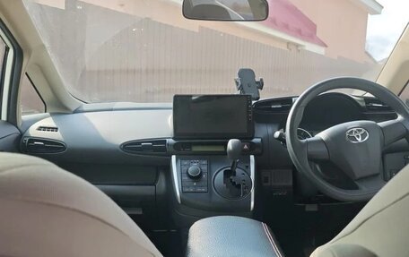 Toyota Wish II, 2009 год, 1 370 000 рублей, 16 фотография