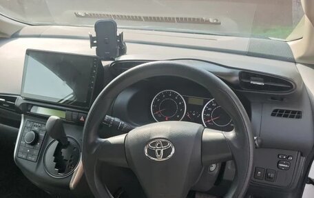 Toyota Wish II, 2009 год, 1 370 000 рублей, 15 фотография