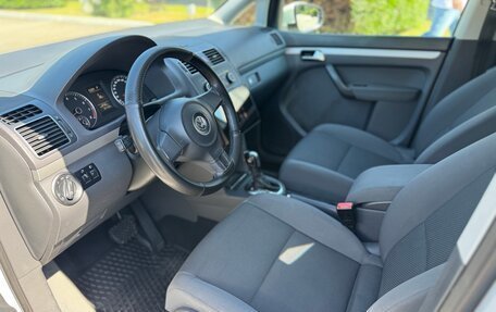 Volkswagen Touran III, 2011 год, 975 000 рублей, 5 фотография