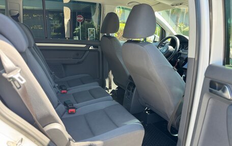 Volkswagen Touran III, 2011 год, 975 000 рублей, 7 фотография