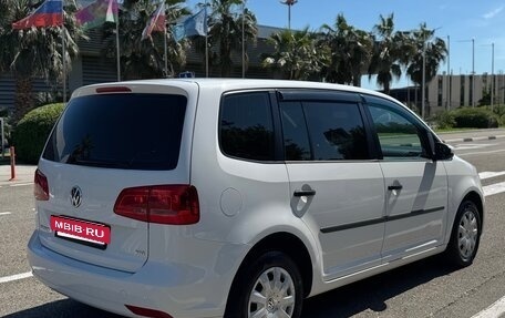 Volkswagen Touran III, 2011 год, 975 000 рублей, 13 фотография