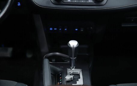Toyota RAV4, 2018 год, 2 630 000 рублей, 14 фотография
