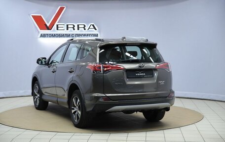 Toyota RAV4, 2018 год, 2 630 000 рублей, 7 фотография