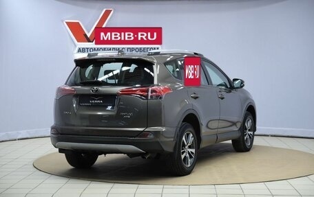 Toyota RAV4, 2018 год, 2 630 000 рублей, 5 фотография