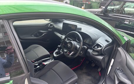 Toyota Yaris, 2022 год, 2 900 000 рублей, 6 фотография