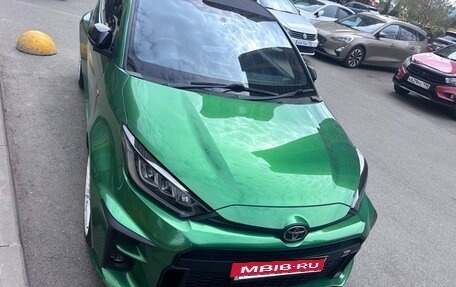 Toyota Yaris, 2022 год, 2 900 000 рублей, 4 фотография