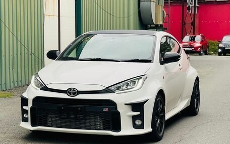 Toyota Yaris, 2022 год, 2 900 000 рублей, 9 фотография