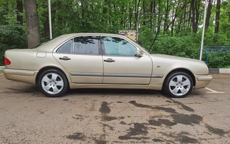 Mercedes-Benz E-Класс, 1995 год, 250 000 рублей, 4 фотография