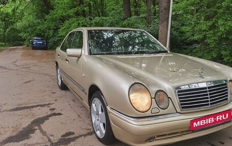 Mercedes-Benz E-Класс, 1995 год, 250 000 рублей, 3 фотография