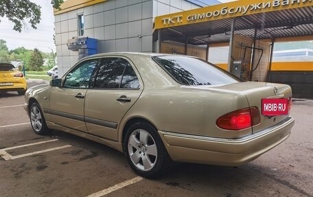 Mercedes-Benz E-Класс, 1995 год, 250 000 рублей, 7 фотография