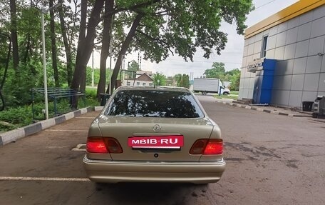 Mercedes-Benz E-Класс, 1995 год, 250 000 рублей, 6 фотография