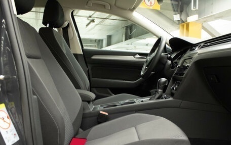 Volkswagen Passat B8 рестайлинг, 2018 год, 1 749 000 рублей, 11 фотография