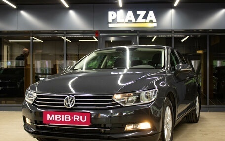 Volkswagen Passat B8 рестайлинг, 2018 год, 1 749 000 рублей, 5 фотография