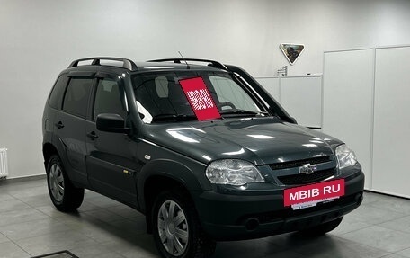 Chevrolet Niva I рестайлинг, 2017 год, 770 000 рублей, 2 фотография