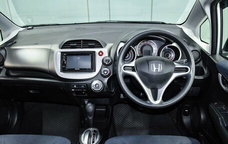 Honda Fit III, 2010 год, 849 000 рублей, 12 фотография
