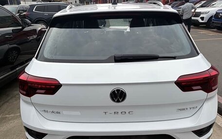 Volkswagen T-Roc I, 2023 год, 1 480 000 рублей, 2 фотография