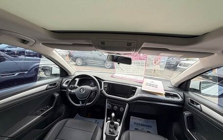 Volkswagen T-Roc I, 2023 год, 1 480 000 рублей, 10 фотография
