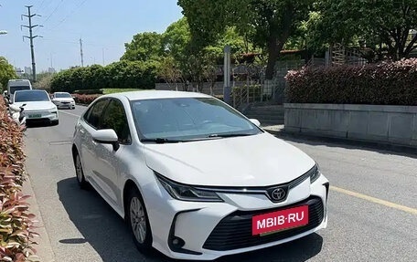 Toyota Corolla, 2022 год, 1 350 000 рублей, 3 фотография