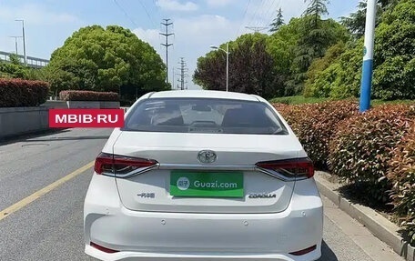 Toyota Corolla, 2022 год, 1 350 000 рублей, 5 фотография