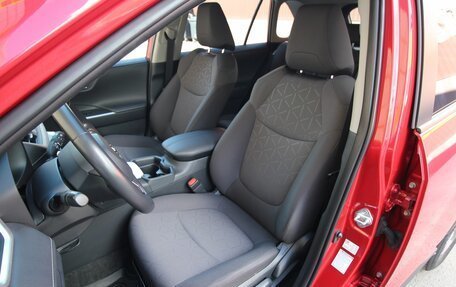 Toyota RAV4, 2021 год, 3 050 000 рублей, 13 фотография