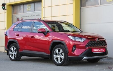 Toyota RAV4, 2021 год, 3 050 000 рублей, 8 фотография