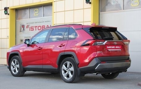 Toyota RAV4, 2021 год, 3 050 000 рублей, 4 фотография