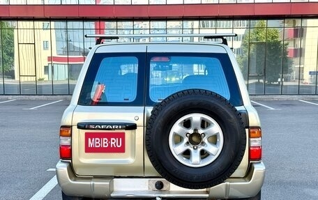 Nissan Safari IV, 2001 год, 1 500 000 рублей, 39 фотография