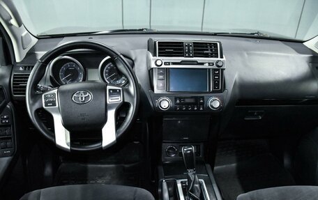 Toyota Land Cruiser Prado 150 рестайлинг 2, 2013 год, 3 799 000 рублей, 13 фотография