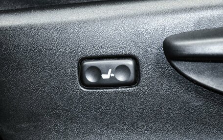 Toyota Land Cruiser Prado 150 рестайлинг 2, 2013 год, 3 799 000 рублей, 24 фотография