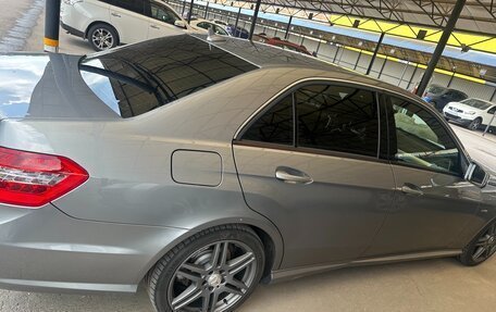 Mercedes-Benz E-Класс, 2011 год, 1 250 000 рублей, 4 фотография