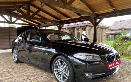BMW 5 серия, 2011 год, 1 800 000 рублей, 12 фотография