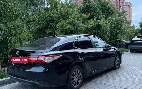 Toyota Camry, 2020 год, 2 100 000 рублей, 2 фотография