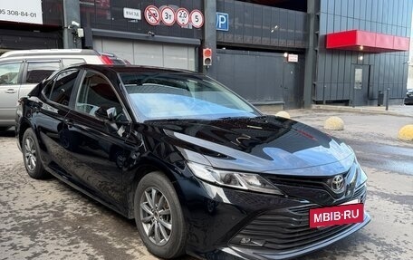 Toyota Camry, 2020 год, 2 100 000 рублей, 5 фотография
