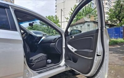 Hyundai Solaris II рестайлинг, 2013 год, 800 000 рублей, 1 фотография
