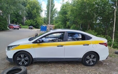 Hyundai Solaris II рестайлинг, 2017 год, 590 000 рублей, 1 фотография