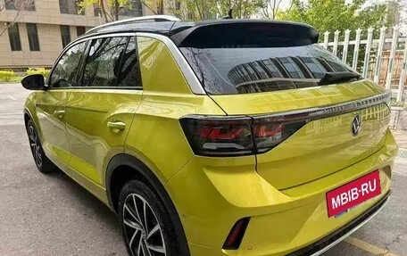 Volkswagen T-Roc I, 2022 год, 1 640 000 рублей, 3 фотография