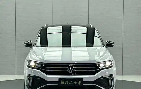 Volkswagen T-Roc I, 2022 год, 1 578 000 рублей, 2 фотография
