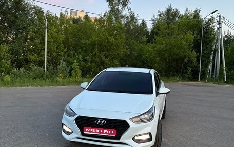 Hyundai Solaris II рестайлинг, 2017 год, 1 250 000 рублей, 1 фотография