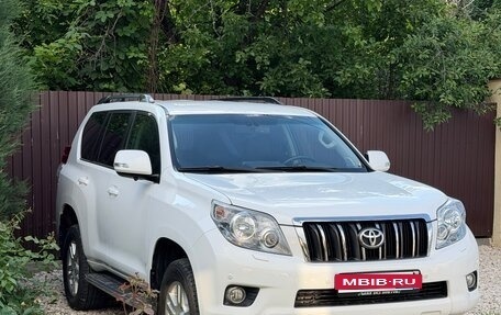 Toyota Land Cruiser Prado 150 рестайлинг 2, 2011 год, 2 930 000 рублей, 1 фотография