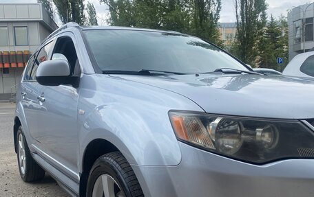 Mitsubishi Outlander III рестайлинг 3, 2008 год, 990 000 рублей, 2 фотография