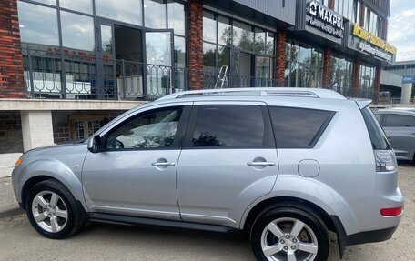 Mitsubishi Outlander III рестайлинг 3, 2008 год, 990 000 рублей, 4 фотография