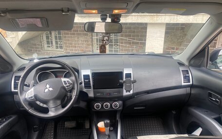 Mitsubishi Outlander III рестайлинг 3, 2008 год, 990 000 рублей, 6 фотография