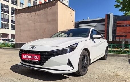Hyundai Elantra, 2021 год, 1 770 000 рублей, 2 фотография