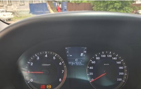 Hyundai Solaris II рестайлинг, 2013 год, 800 000 рублей, 4 фотография