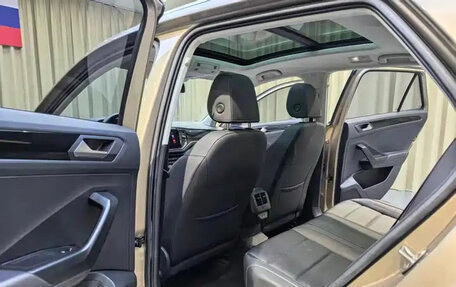 Volkswagen T-Roc I, 2022 год, 1 550 000 рублей, 10 фотография