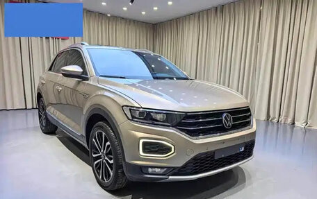 Volkswagen T-Roc I, 2022 год, 1 550 000 рублей, 3 фотография