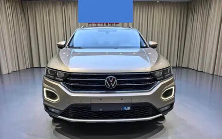 Volkswagen T-Roc I, 2022 год, 1 550 000 рублей, 2 фотография