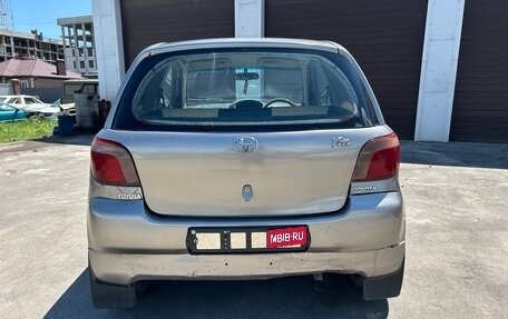 Toyota Vitz, 2000 год, 240 000 рублей, 7 фотография